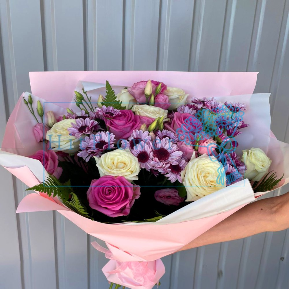 Букет цветов Магический ветер Букет цветов из: Розы, Лизиантусы и Хризантемы